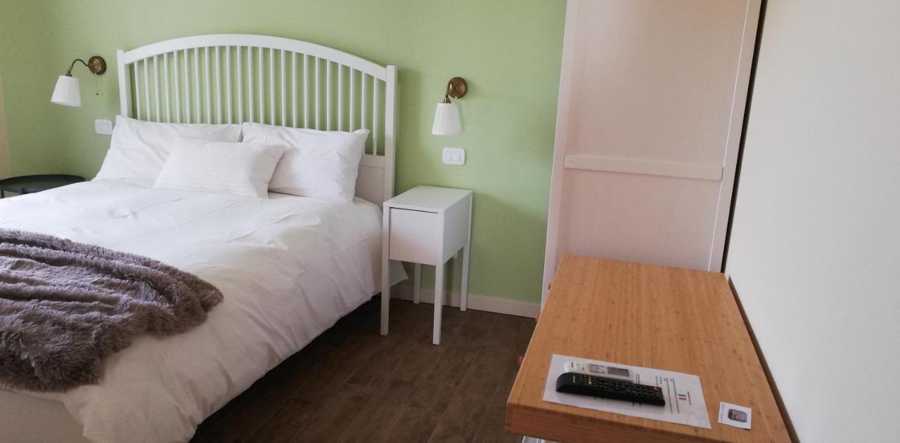 Il Melograno Bed & Breakfast Garda  Bagian luar foto